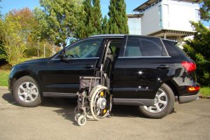 Audi Q5 mit Rollstuhlverladesystem LADEBOY S2