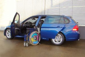 BMW 3er Touring mit Rollstuhlverladesystem LADEBOY S2