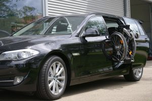 BMW 5er Touring mit Rollstuhlverladesystem LADEBOY S2