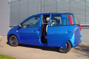 Daihatsu Cuore mit Rollstuhlverladesystem LADEBOY S2