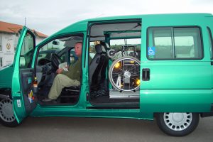 Fiat Scudo mit Rollstuhlverladesystem LADEBOY S2