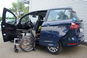 Ford B-Max mit Rollstuhlverladesystem LADEBOY S2