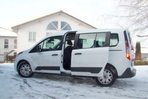 Ford Tourneo Connect mit Rollstuhlverladesystem LADEBOY S2