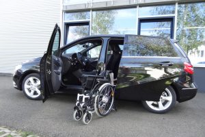 Mercedes B-Klasse mit Rollstuhlverladesystem LADEBOY S2