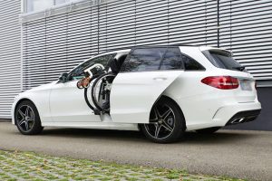 Mercedes C-Klasse mit Rollstuhlverladesystem LADEBOY S2