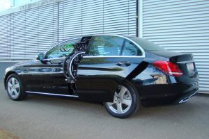 Mercedes C-Klasse mit Rollstuhlverladesystem LADEBOY S2