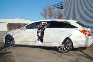 Mercedes CLS-Shootingbrake mit Rollstuhlverladesystem LADEBOY S2