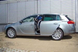 Opel Insignia Sport Tourer mit Rollstuhlverladesystem LADEBOY S2