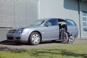 Opel Vectra GTS mit Rollstuhlverladesystem LADEBOY S2