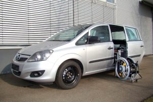 Opel Zafira mit Rollstuhlverladesystem LADEBOY S2