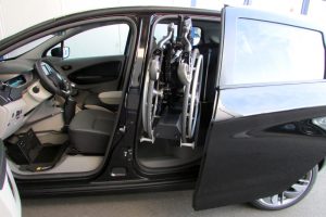 Renault Zoe mit Rollstuhlverladesystem LADEBOY S2