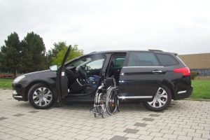 Citroen C5 Kombi mit Rollstuhlverladesystem LADEBOY S2