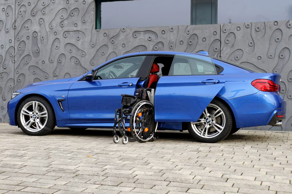 BMW 4er Gran Coupé mit Rollstuhlverladesystem LADEBOY S2