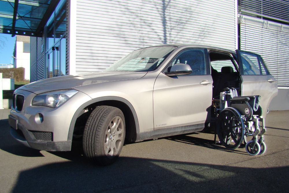 BMW X1 mit Rollstuhlverladesystem LADEBOY S2
