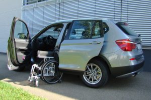 BMW X3 mit Rollstuhlverladesystem LADEBOY S2