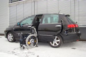 Fiat Croma mit Rollstuhlverladesystem LADEBOY S2