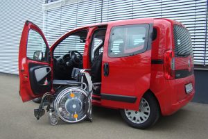 Fiat Fiorino Qubo mit Rollstuhlverladesystem LADEBOY S2