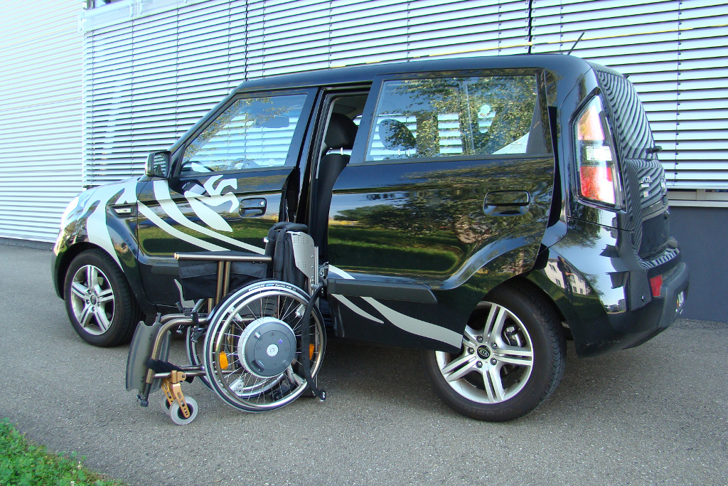 Kia Soul mit Rollstuhlverladesystem LADEBOY S2