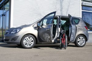 Opel Meriva mit Rollstuhlverladesystem LADEBOY S2