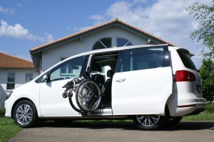 VW Sharan mit Rollstuhlverladesystem LADEBOY S2
